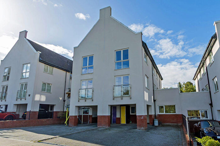 4 Bedroom Semi Detached House For Sale In Trem Y Bae, Penarth, CF64