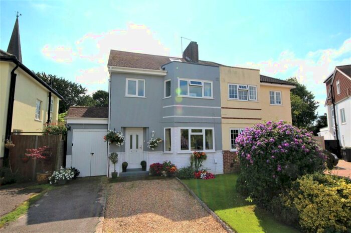 4 Bedroom Semi-Detached House To Rent In Mersham Gardens, Goring-by-Sea, Worthing, West Sussex, BN12