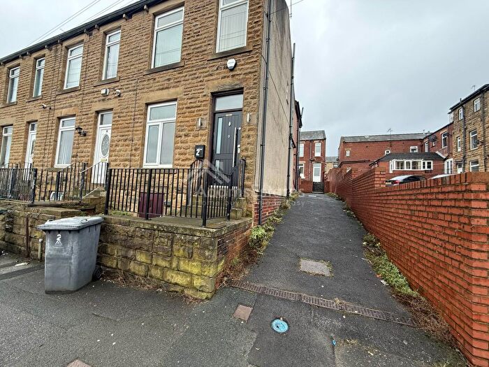 4 Bedroom Semi Detached House To Rent In Snowdon Street, Batley, WF17