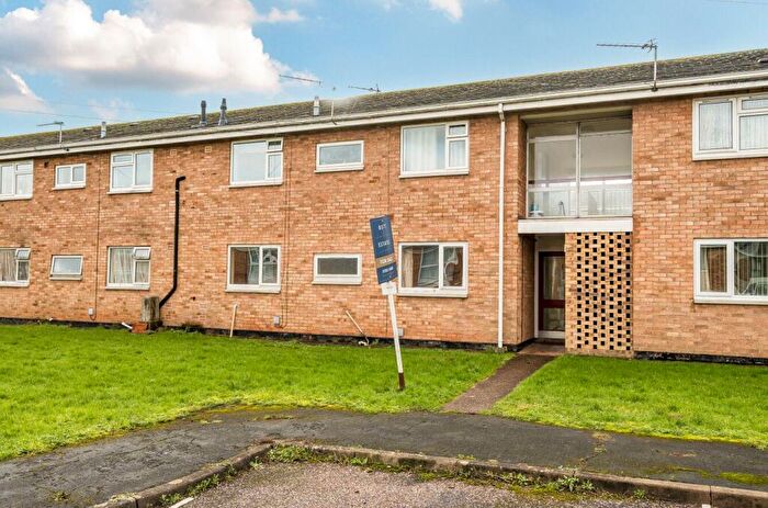 2 Bedroom Flat For Sale In Hamlin Gardens, Exeter, EX1