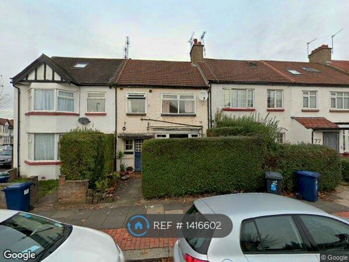 2 Bedroom Flat To Rent In Montpelier Rise, London, NW11