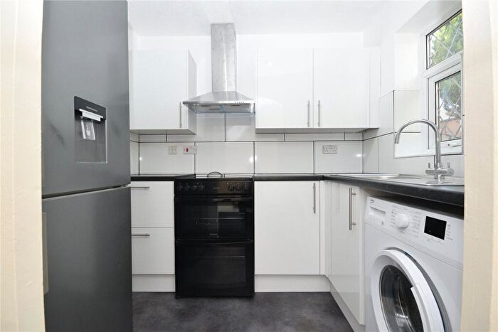 1 Bedroom Town House To Rent In Owl Ridge, Morley, Leeds, West Yorkshire, LS27