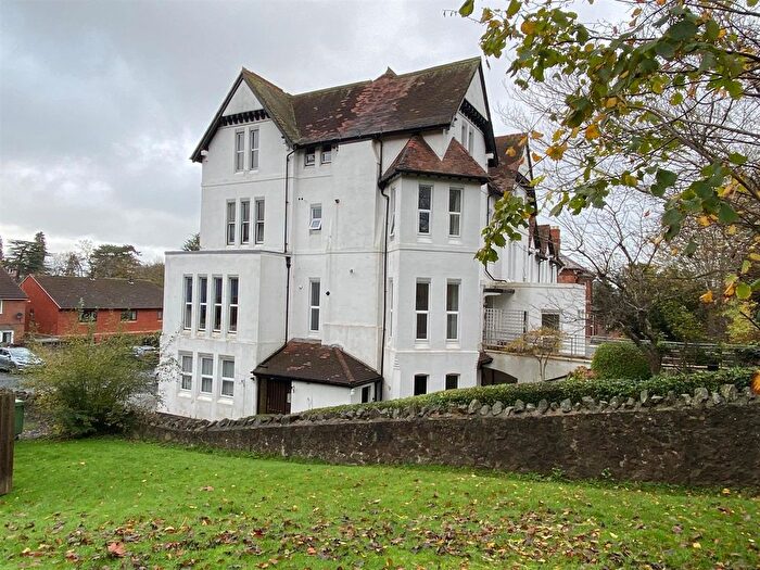 2 Bedroom Flat For Sale In Worcester Road, Malvern, WR14