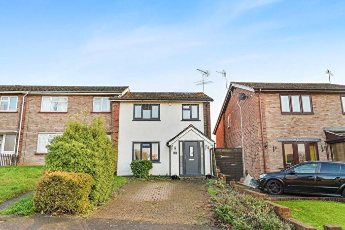 3 Bedroom End Terrace House For Sale In Hillside Gardens, Braintree, Essex, CM7