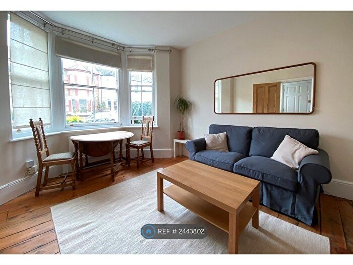 2 Bedroom Flat To Rent In Bushey Hill Road, London, SE5