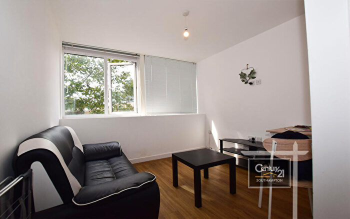 1 Bedroom Flat To Rent In |Ref: |, Enterprise House, Isambard Brunel Road, Portsmouth, PO1