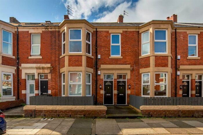 2 Bedroom Flat To Rent In Warton Terrace, Newcastle Upon Tyne, NE6