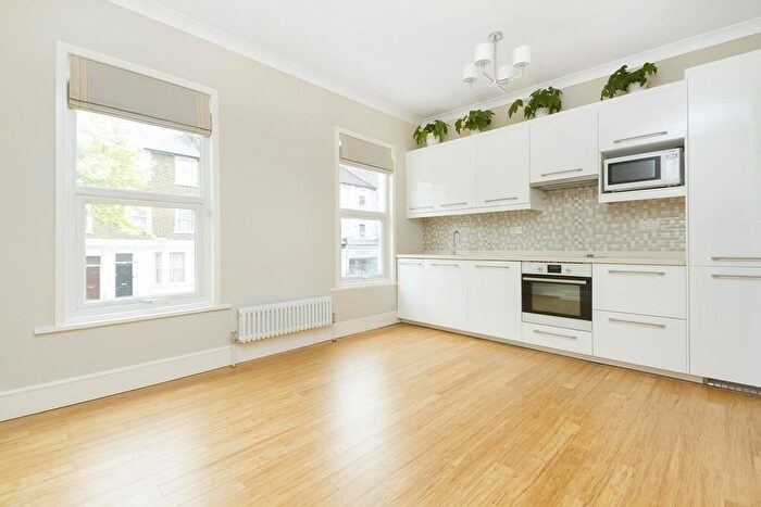 2 Bedroom Flat To Rent In Lordship Lane, East Dulwich, SE22