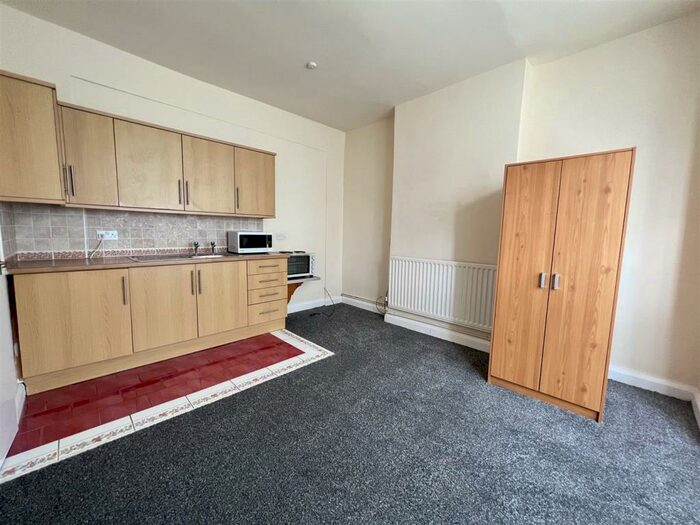 House To Rent In St. Andrews Street, Dudley, West Midlands, DY2