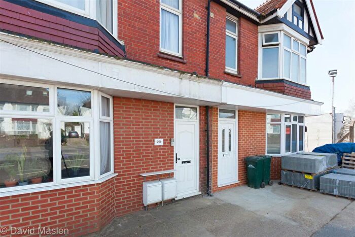 2 Bedroom Flat To Rent In Old Shoreham Road, West Hove, BN3