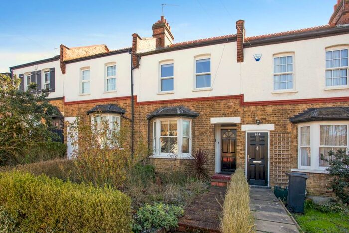 2 Bedroom End Of Terrace House To Rent In Avenue Road London, N14