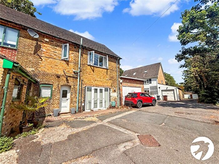 3 Bedroom Semi Detached House To Rent In Chalgrove Mews, Vicarage Road, Halling, Rochester, ME2