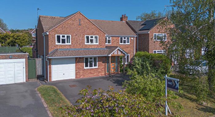 4 Bedroom Detached House For Sale In Holland Avenue, Knowle, B93