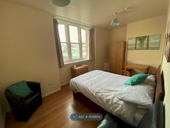 Studio To Rent In Victoria Road, Merseyside, CH45