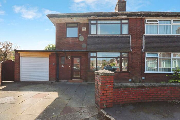 3 Bedroom Semi-Detached House For Sale In Sunnybank, Higher Bebington, CH63