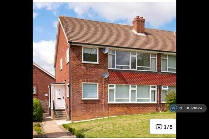 2 Bedroom Flat To Rent In Chalfont Avenue, Amersham, HP6