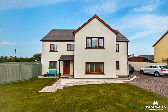 5 Bedroom Detached House For Sale In Maes Ffynnon, Roch, Haverfordwest, SA62