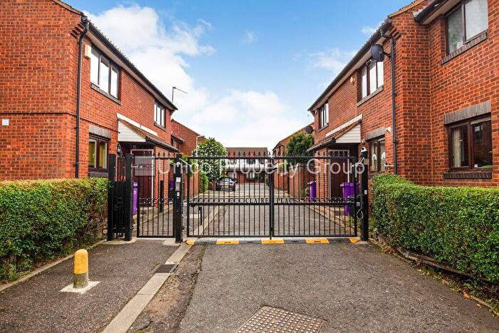 2 Bedroom Terraced House To Rent In Claire Place, London, E14
