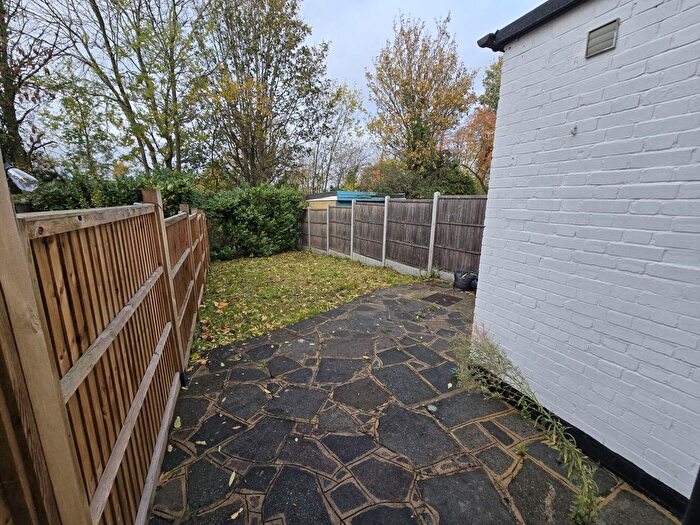 1 Bedroom Flat To Rent In The Grove, Finchley, N3