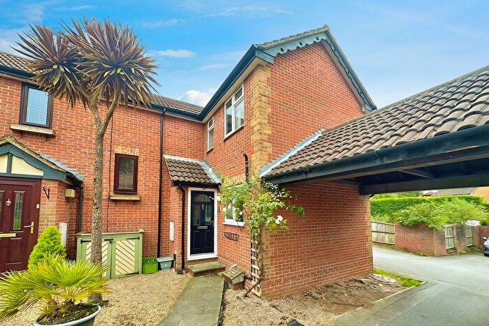 2 Bedroom End Of Terrace House For Sale In Bracklesham Close, Southampton, SO19