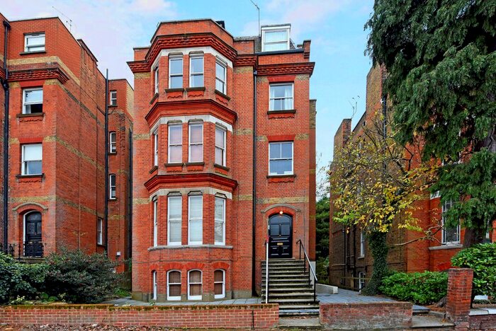 1 Bedroom Flat To Rent In Claremont Gardens, Surbiton, KT6