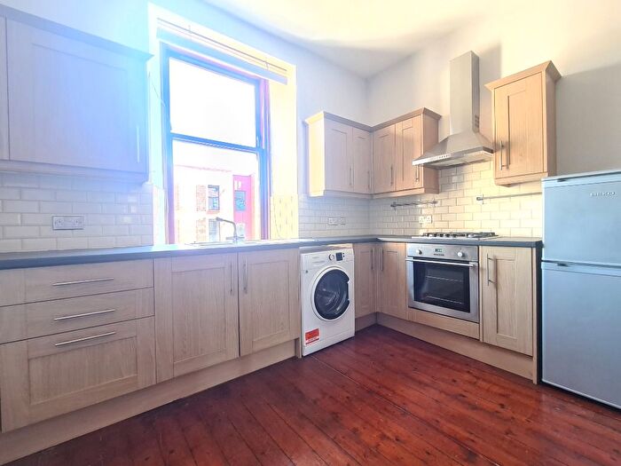 1 Bedroom Flat To Rent In Holmlea Road, Cathcart, Glasgow, G44