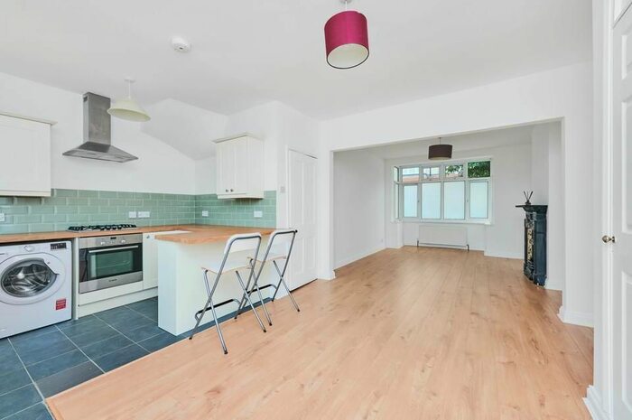 3 Bedroom Terraced House To Rent In Edencourt Road, London, SW16