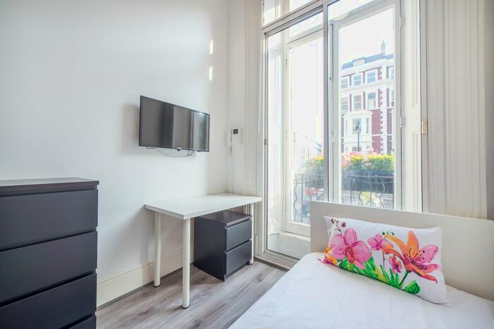 Studio To Rent In Cromwell Road, London, SW7