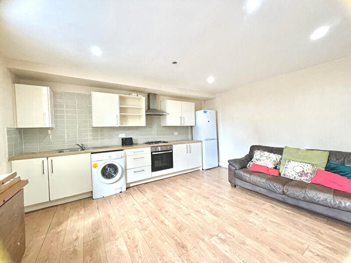 3 Bedroom Semi-Detached House To Rent In Burley Road, Burley, Leeds, LS4