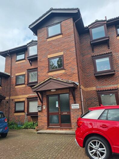 2 Bedroom Flat To Rent In Hazeldene, Broadstone, Dorset, BH18