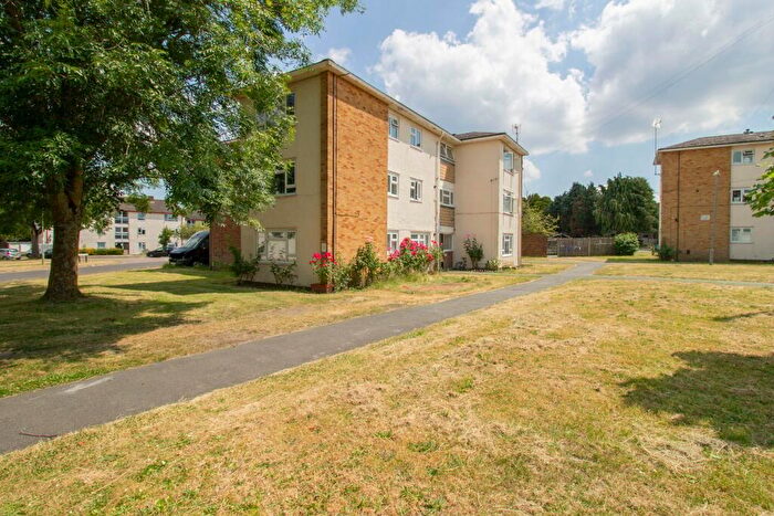 2 Bedroom Flat To Rent In Cody Road, Farnborough, GU14