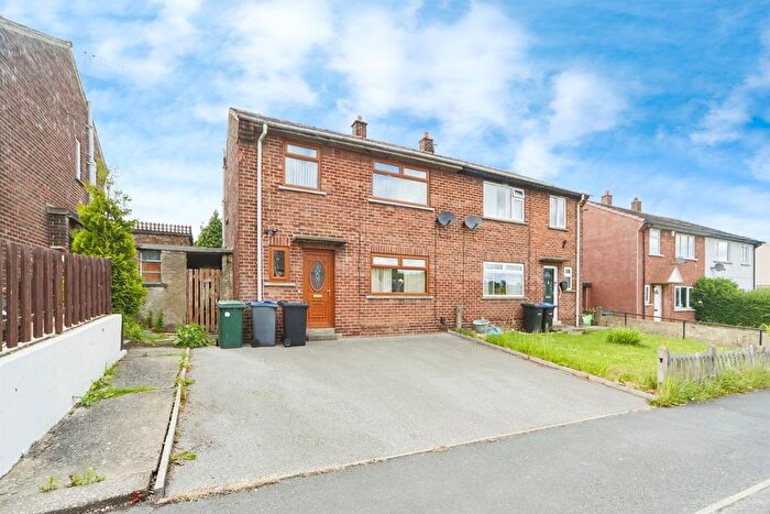 3 Bedroom Semi-Detached House For Sale In Bracken Bank Grove, Keighley, BD22