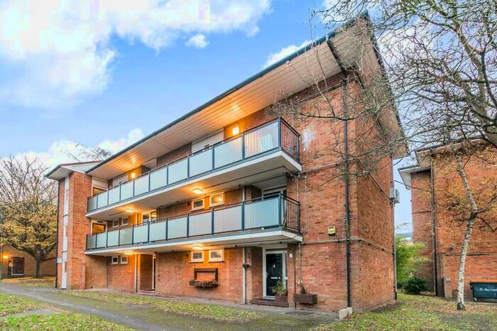 1 Bedroom Flat To Rent In Strode Close, Muswell Hill, N10