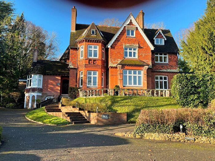 2 Bedroom Flat To Rent In Petworth Road, Witley, GU8