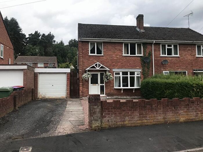 3 Bedroom Semi-Detached House To Rent In Manor Gardens, Dawley, Telford, TF4