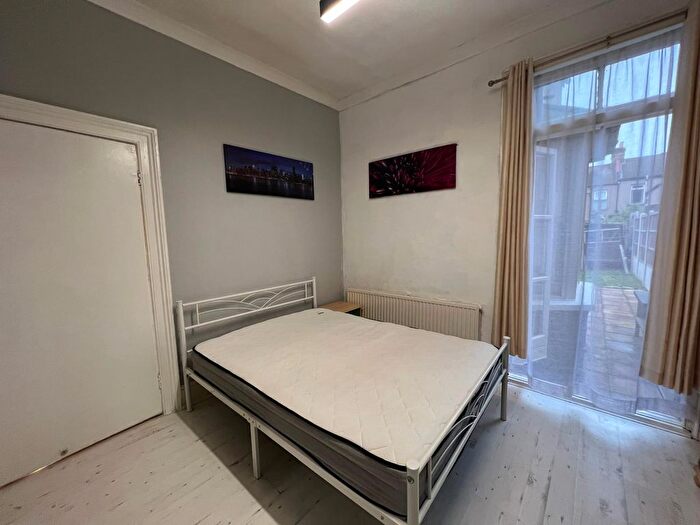 1 Bedroom Flat To Rent In Ilford, IG1