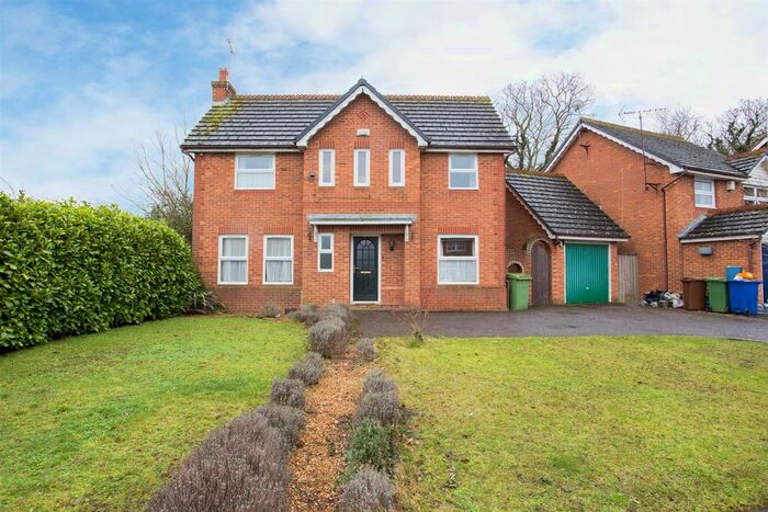 4 Bedroom Detached House To Rent In The Larches, Faversham, ME13