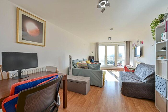 2 Bedroom Flat To Rent In Garricks House, Kingston, Kingston Upon Thames, KT1