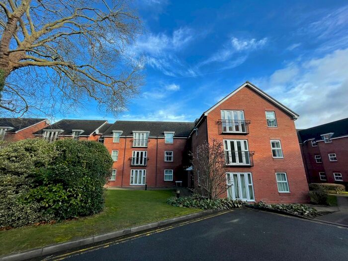 1 Bedroom Flat To Rent In Romani Close, Warwick, CV34