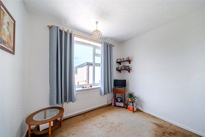 2 Bedroom Bungalow For Sale In Wrenbury Grove, Cookridge, Leeds, LS16