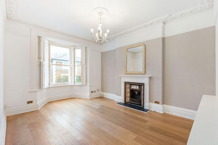 1 Bedroom Flat To Rent In Evelyn Road, Richmond, Surrey, TW9