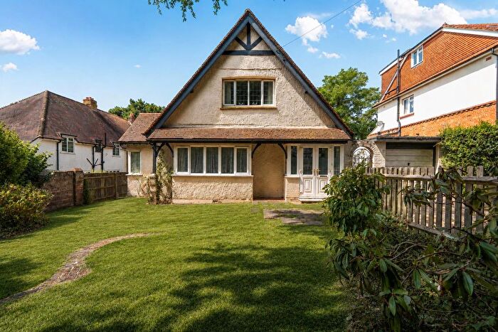 2 Bedroom Detached House For Sale In Salvington Hill, Worthing, BN13