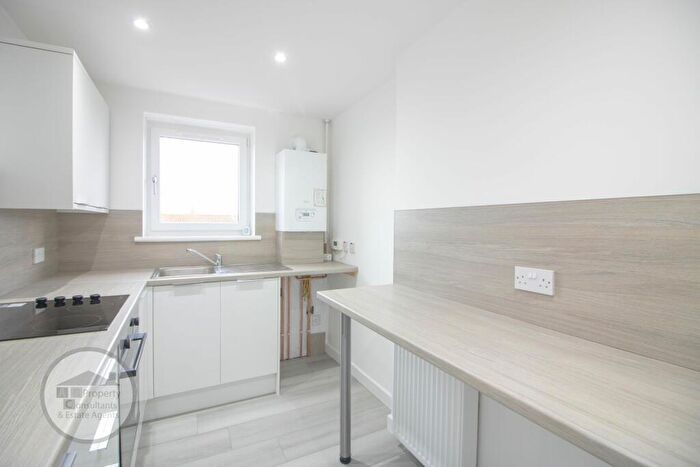 2 Bedroom Flat To Rent In Denmilne Street, Easterhouse, Glasgow, G34