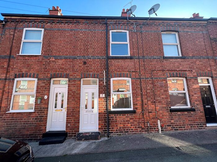 2 Bedroom Property To Rent In Bury Street, Wrecsam, LL13