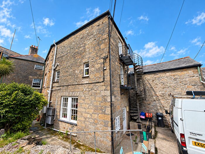 1 Bedroom Flat To Rent In Saracen Place, Penryn, TR10
