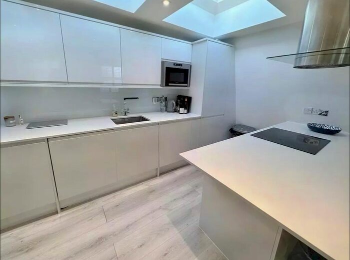 1 Bedroom Flat To Rent In Fulham Road, London, SW6