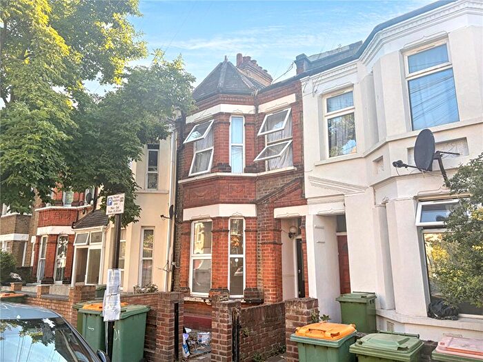 1 Bedroom Apartment To Rent In East Road, London, E15