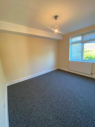 6 Bedroom Semi-Detached House To Rent In Chatsworth Crescent, Hounslow, TW3