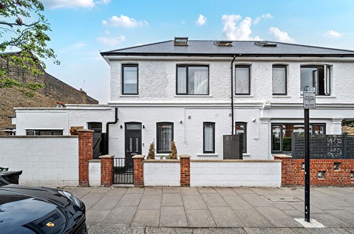 3 Bedroom Detached House To Rent In Jeddo Road, London, W12