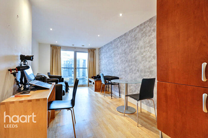 1 Bedroom Flat For Sale In Armouries Way, Leeds, LS10